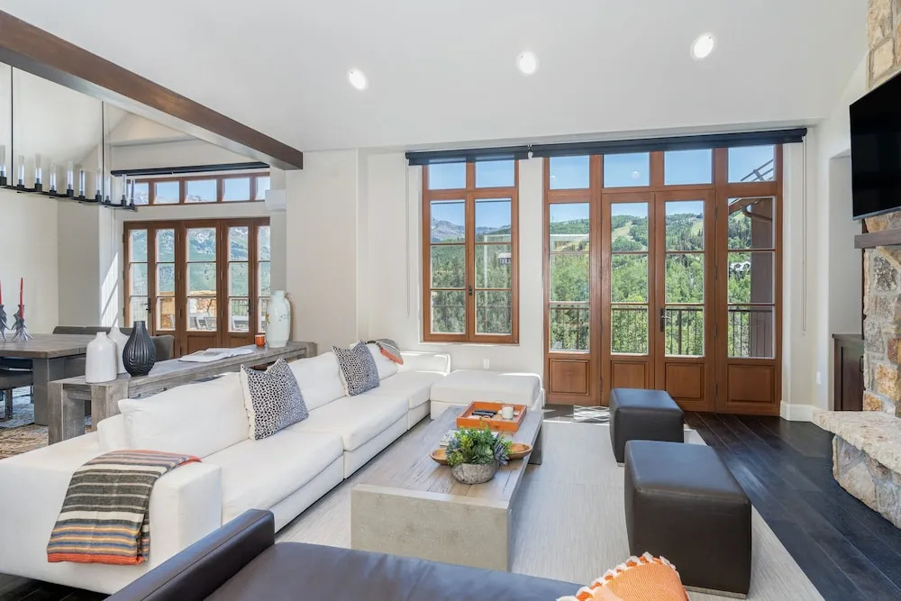 Villas at Cortina Penthouse 11 by Alpine Lodging Telluride