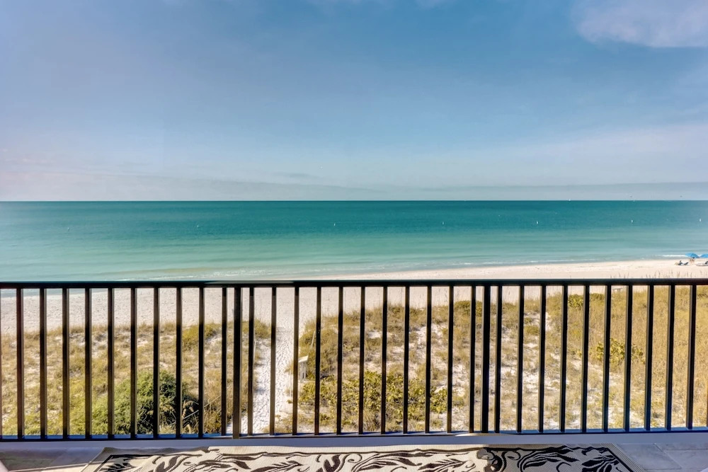 Gulf-front W/ Pool & Direct Beach Access 4 Bedroom Home