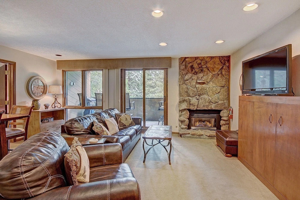 CM336 and CM331 Copper Mtn Inn by RedAwning
