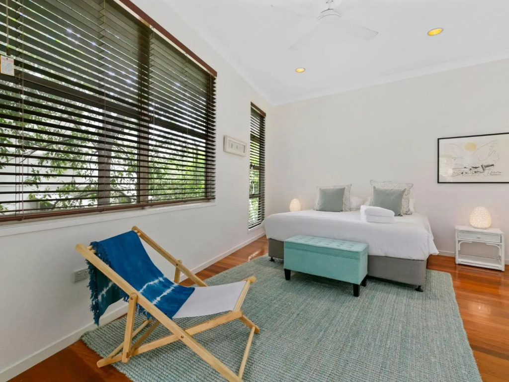 18 Adams St The Beach Shack fabulous location close to the beach