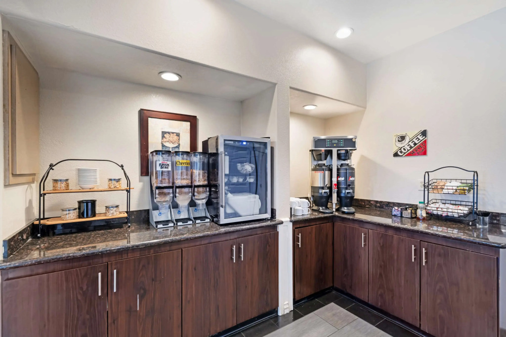 Best Western Plus Newport Mesa Inn