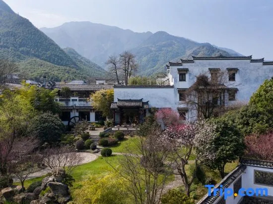 Yunshang Grassland Anji Pinyuan Holiday Garden Hotel