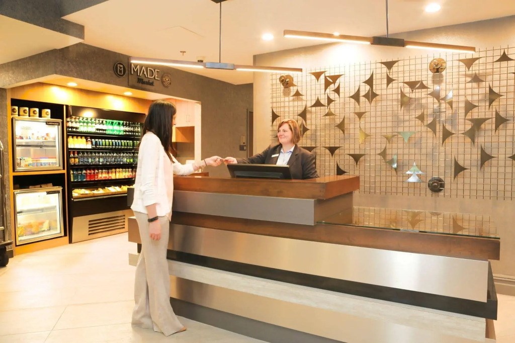 DoubleTree by Hilton Boston-Rockland