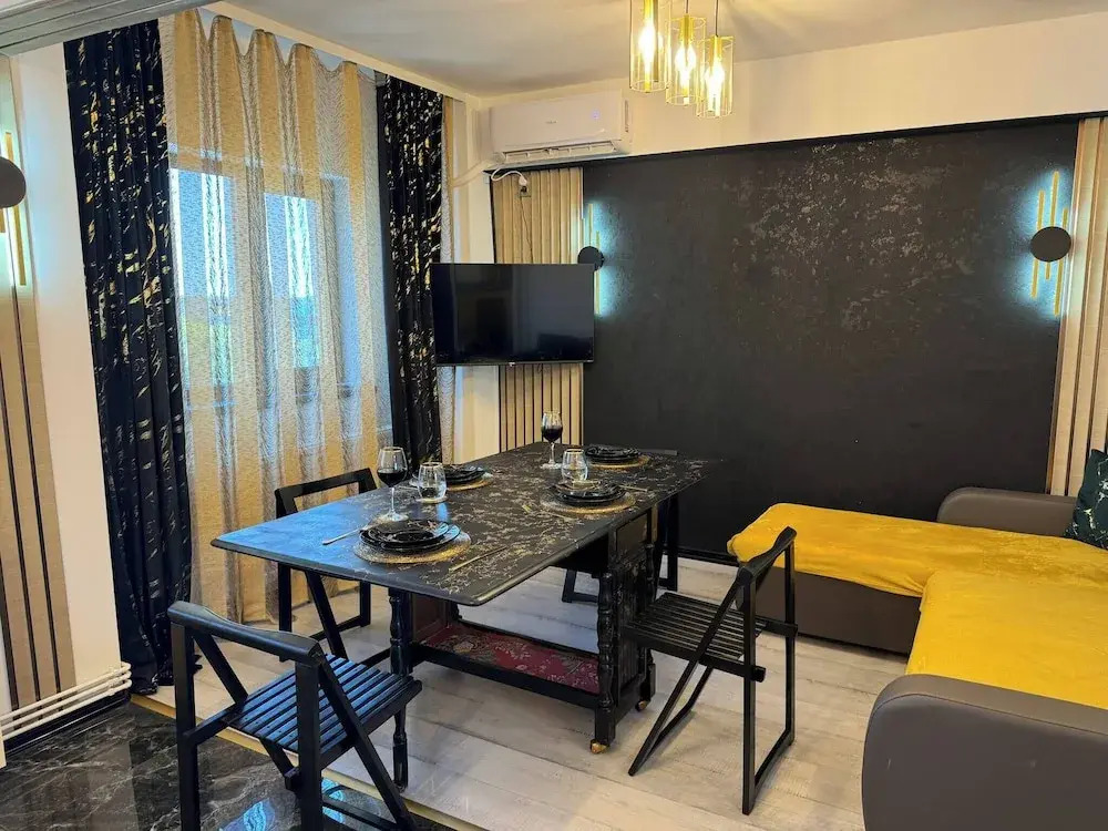 Modern 2-bedroom Apartment in Central Ploiești