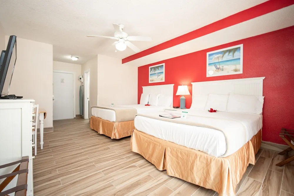 Island Sun Inn & Suites - Historic Venice & Beach Getaway