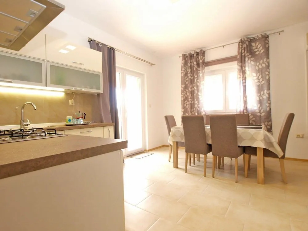 Apartment 1573