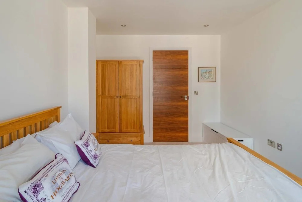 Lovely 1 Bedroom Home With Balcony - 4 Guests!