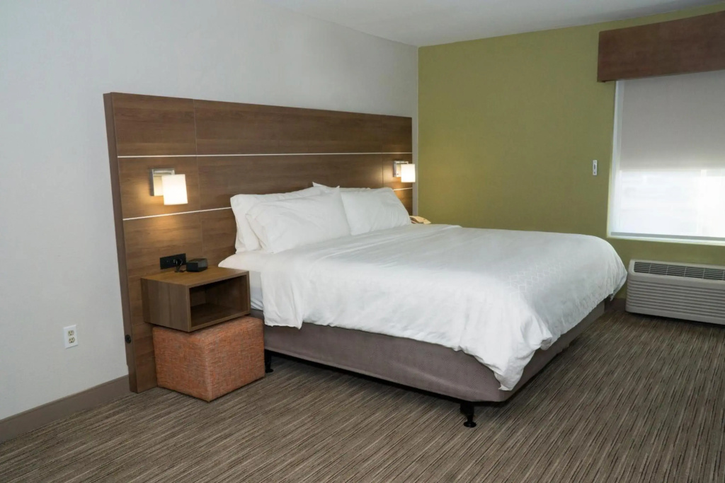 Holiday Inn Express Hotel & Suites Madison by IHG