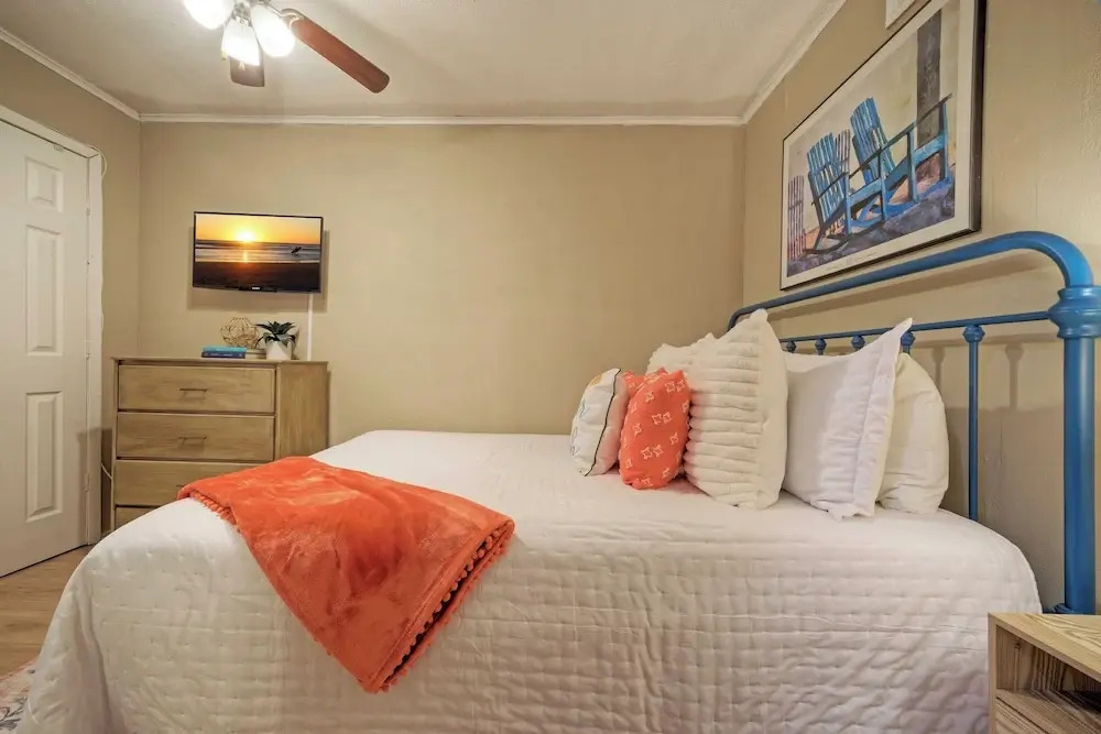 Private Balcony w/ Ocean View Pool & Hot Tub Access Ocean Echo by Avantstay