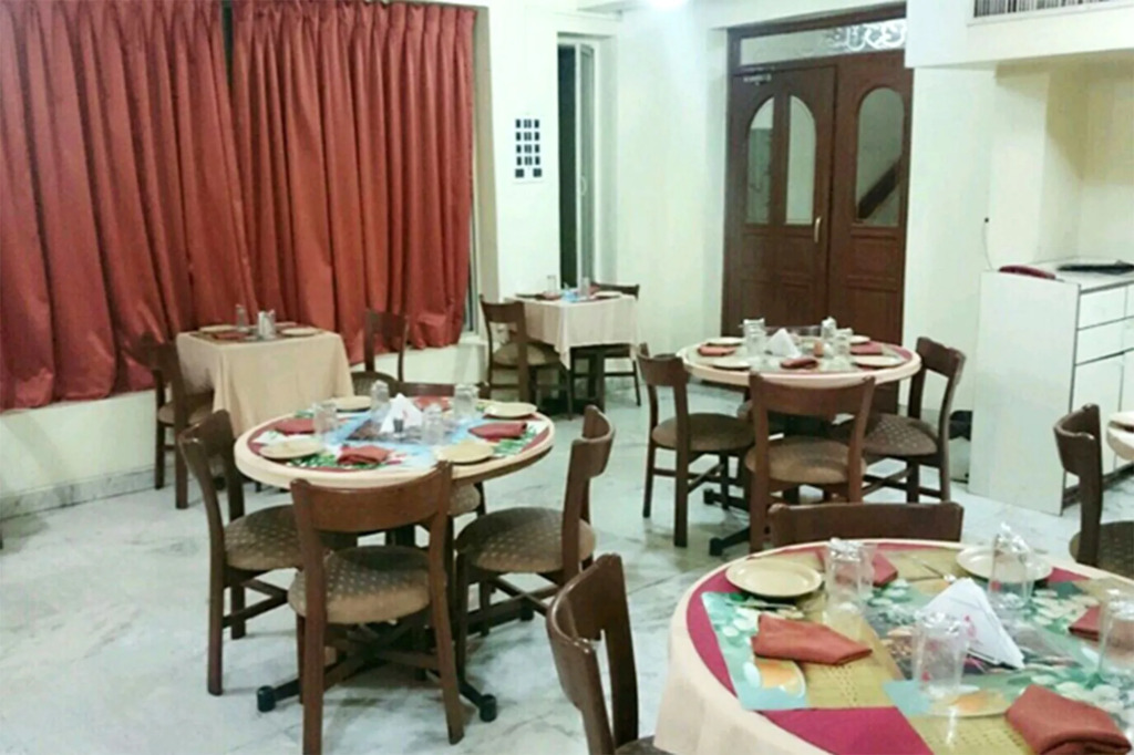 Hotel Mogul Palace - Near Masjid Bunder Mumbai