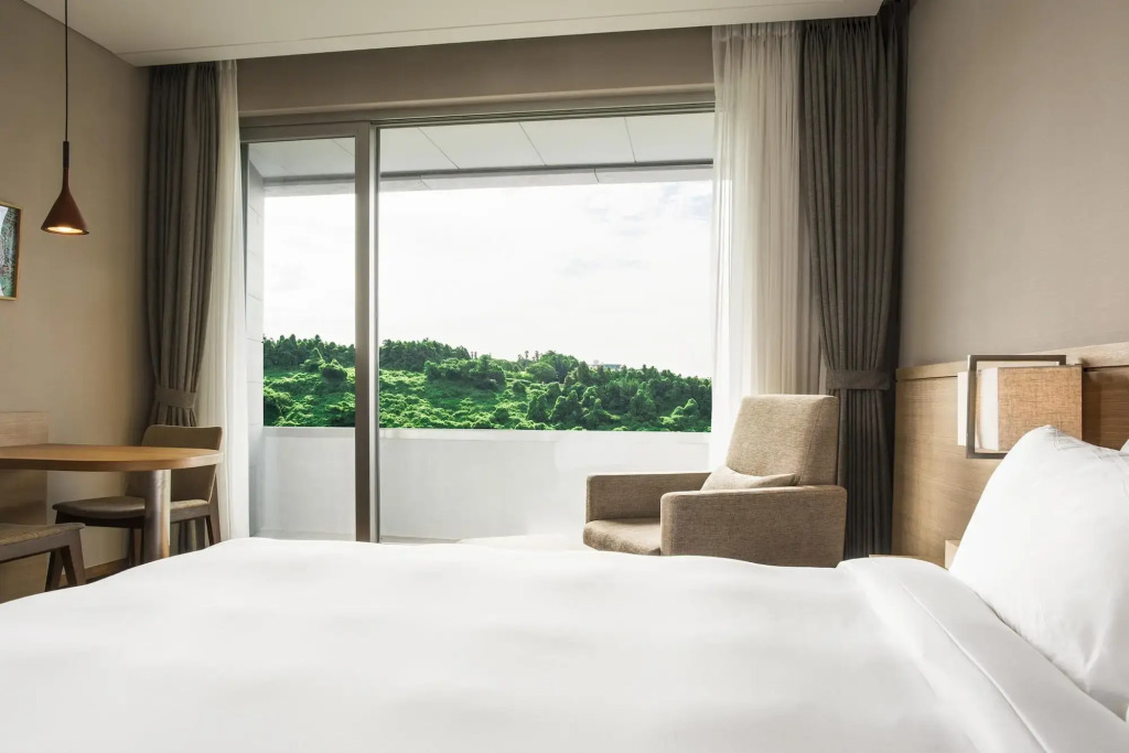 Hidden Cliff Hotel and Nature