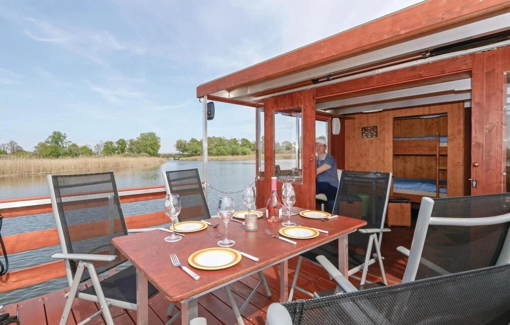 Beautiful Ship/boat in Demmin With 2 Bedrooms and Wifi