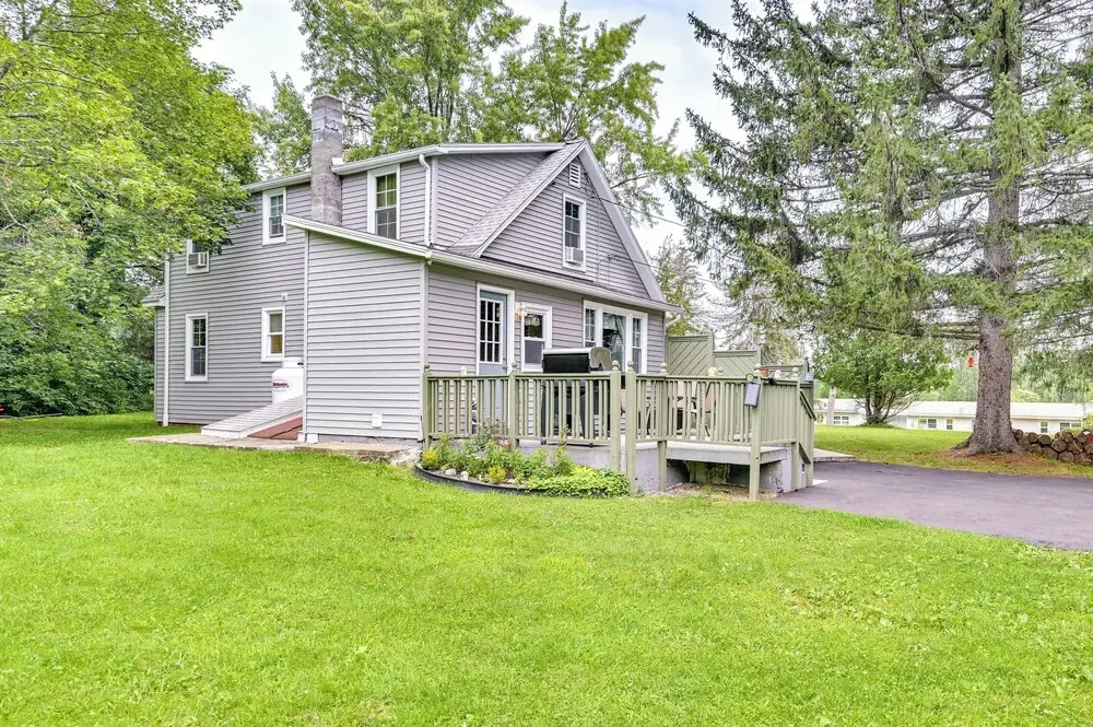 Charming East Durham Home - 2 Mi to Water Park