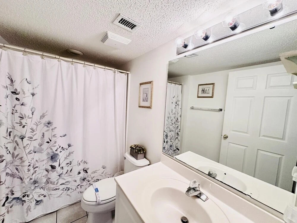 Ashworth 1106 2 Bedroom Condo by RedAwning, North Myrtle Beach
