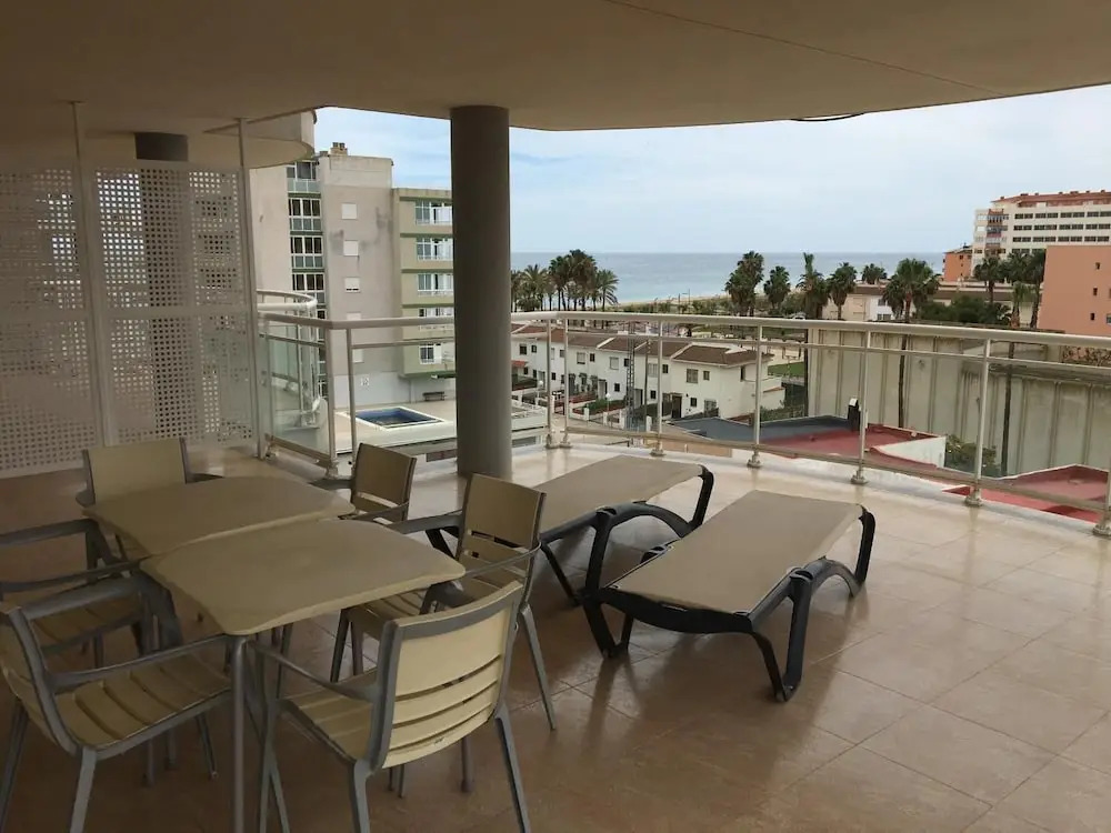 Agora Apartamentos Atalayas
