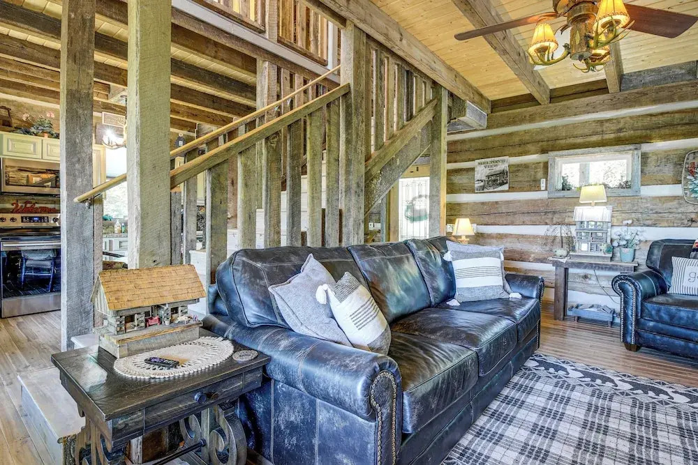 Hot Tub + Pool Table: 3-story Gatlinburg Cabin!