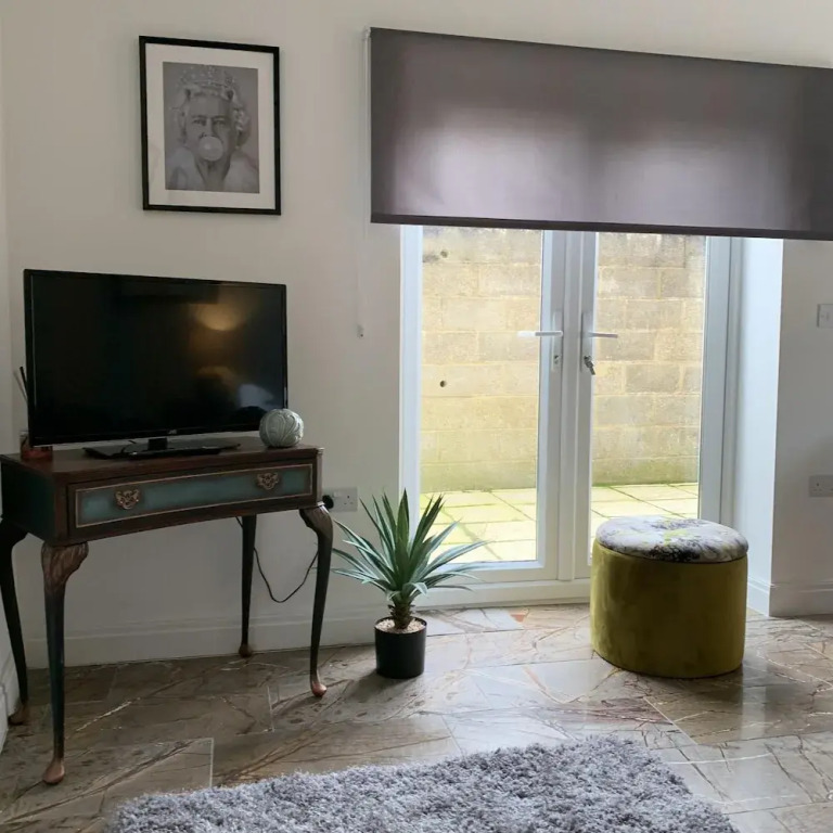 Allure Watford Apartment