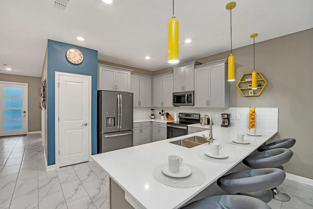 Disney Decorated Home 8min to Disneyworld Pool Spa Sleeps 22 Stl104