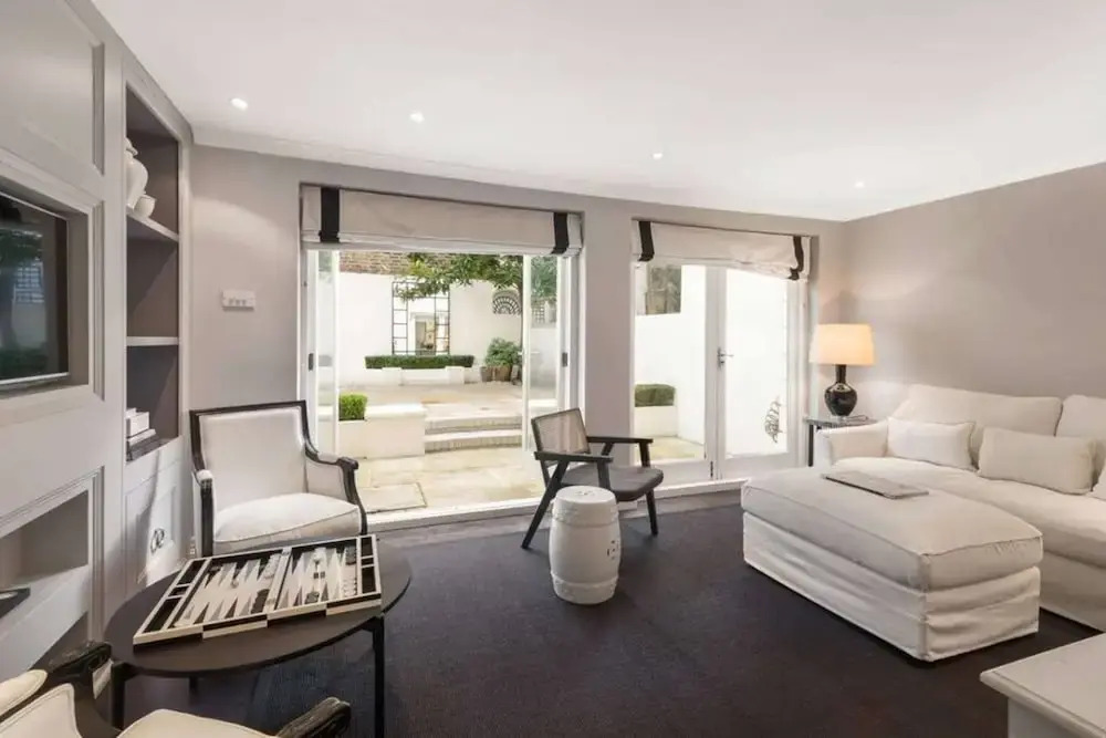 Belgravia Beauty - by Out of Office Lifestyle