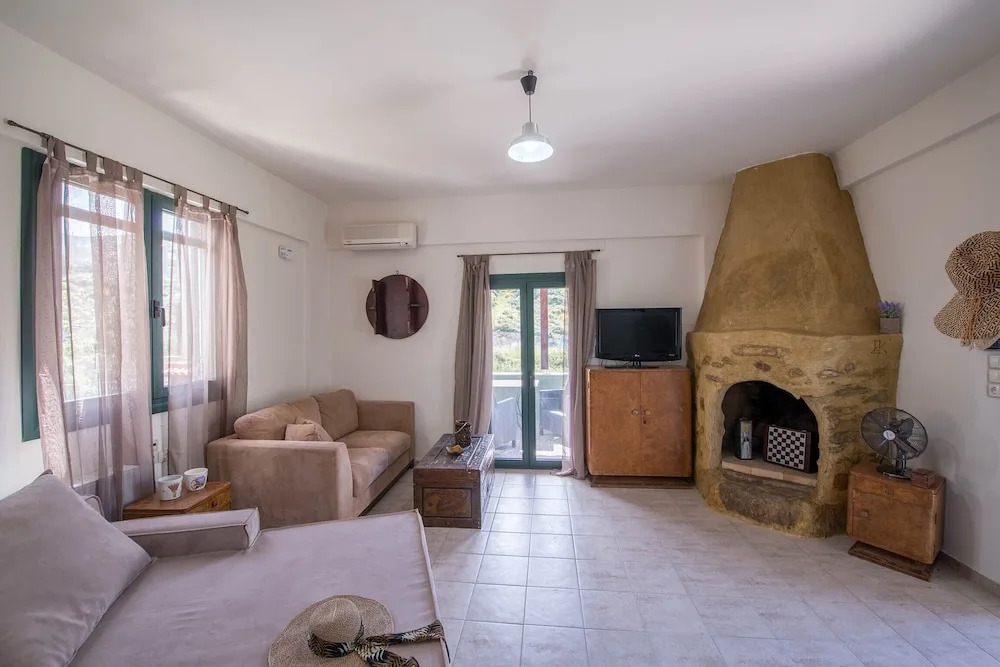 This Wonderful Residence Offers a Great Experience for up to 10 People