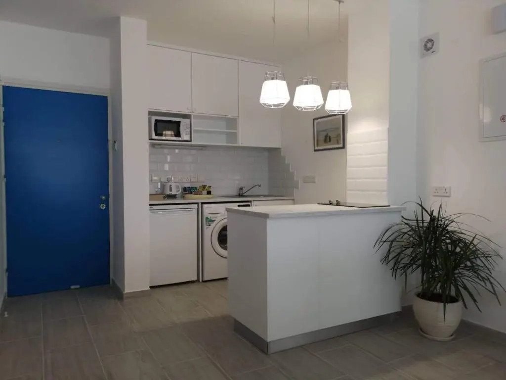 Luxury Penthouse 1BR-Seafront-Seasonal Pool-Central