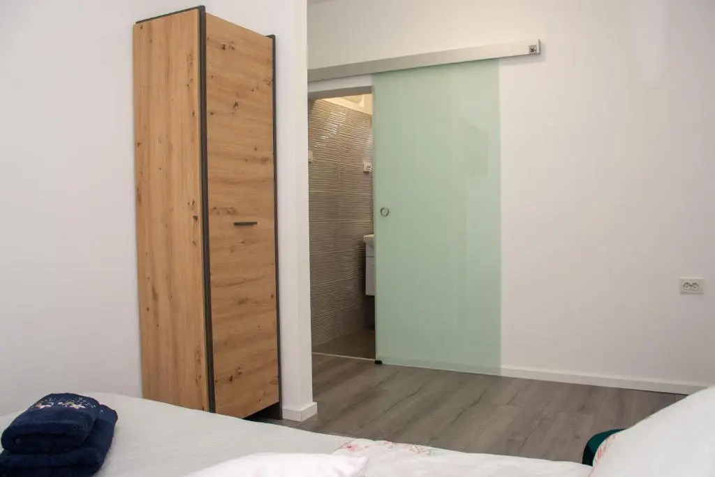 Apartment 7
