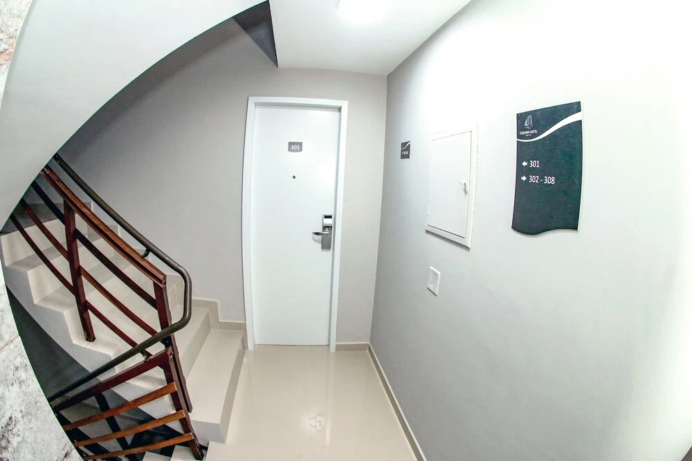 Esquina Batel - Hotel Econômico