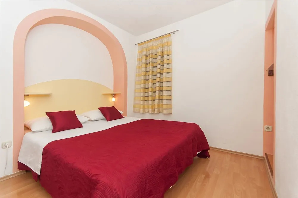 Apartments Ivica