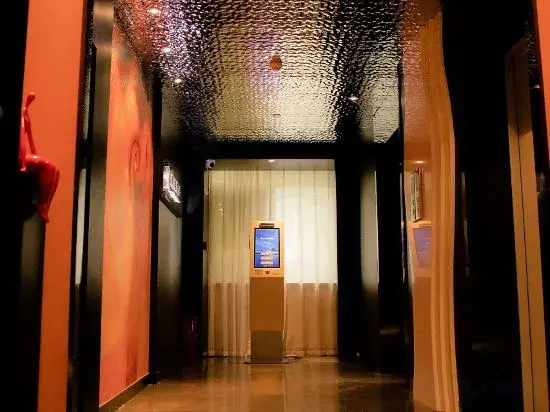 Huaihua  Qisu Hotel