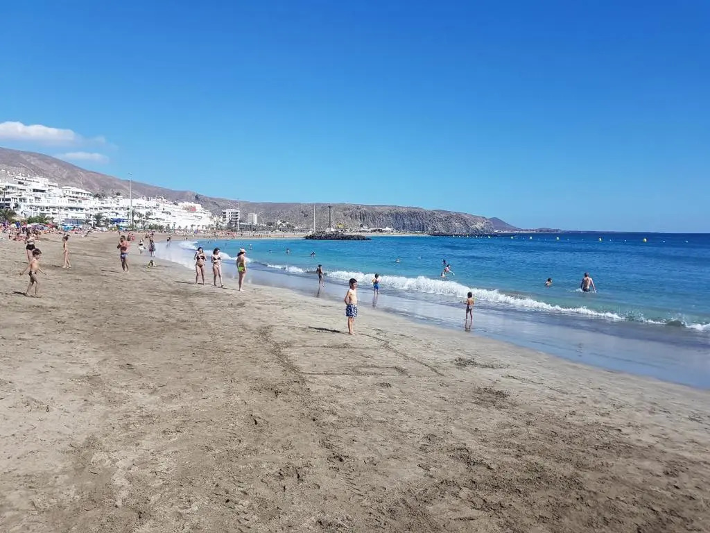 Castle Harbour with heated pool, only 700 meters to the beach, Wifi, balcony