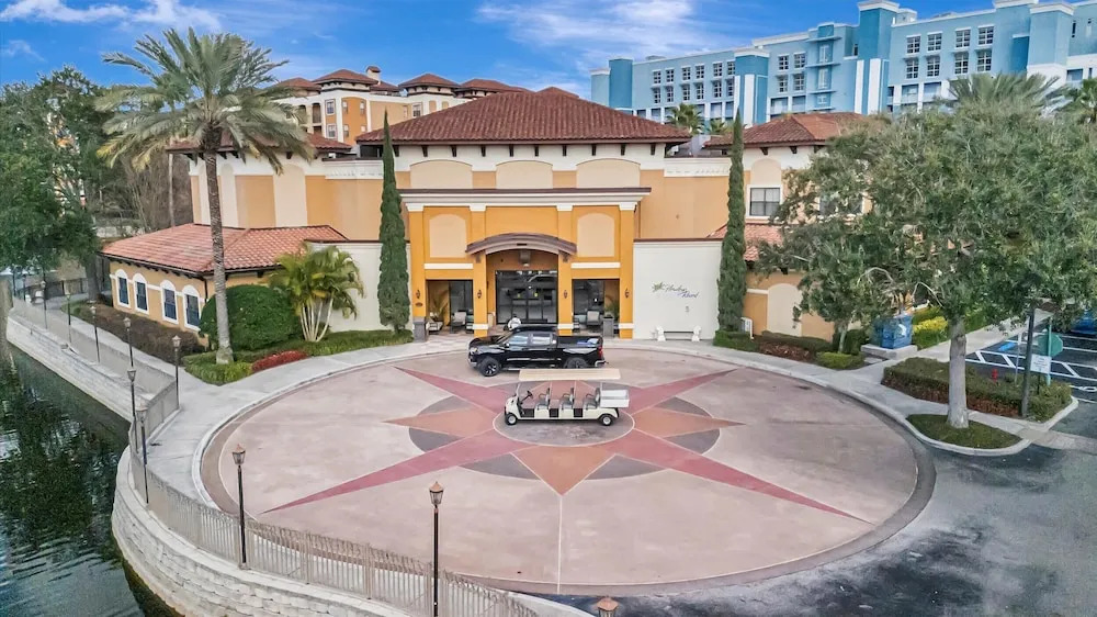 Top Floor 3B Balcony 10 Mins to Disney NO Fees
