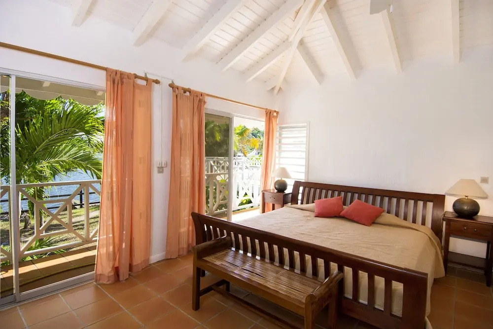Villa Coralita 4 Br villa by RedAwning
