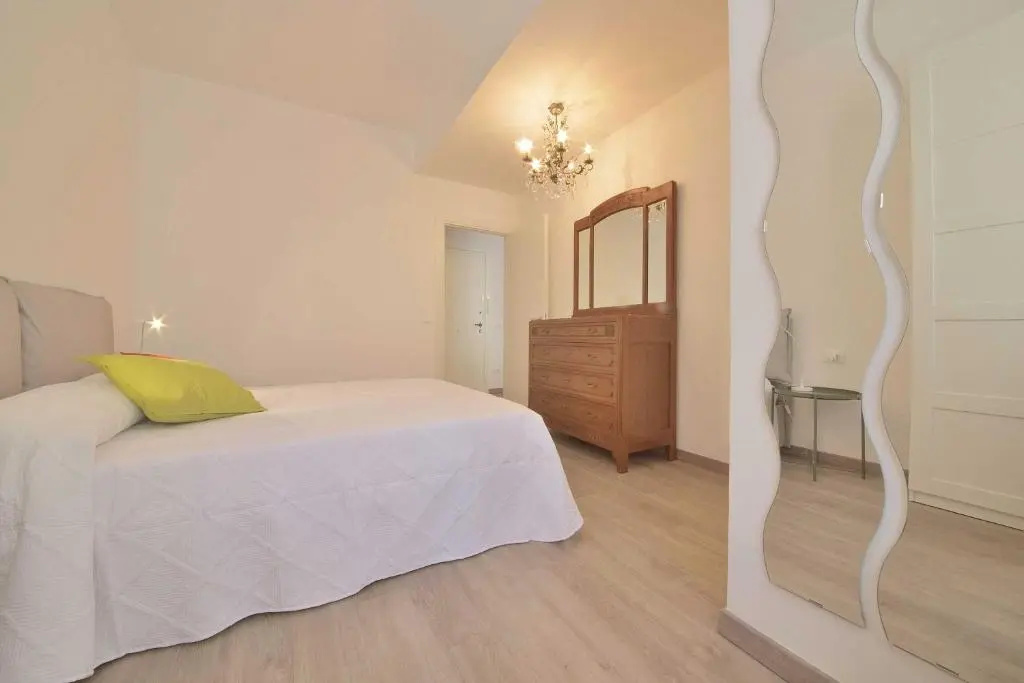 Casa Orchidea,stylish, walk to the beach. WIfi/AC