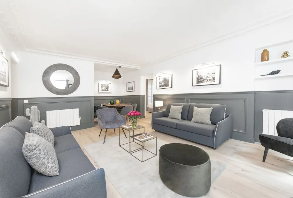 Luxury 3BDR Le Louvre II by Livinparis