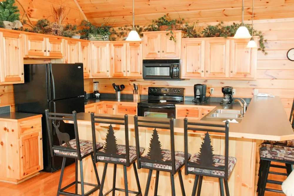 SUNSET POINTE - 5 Br Cabin