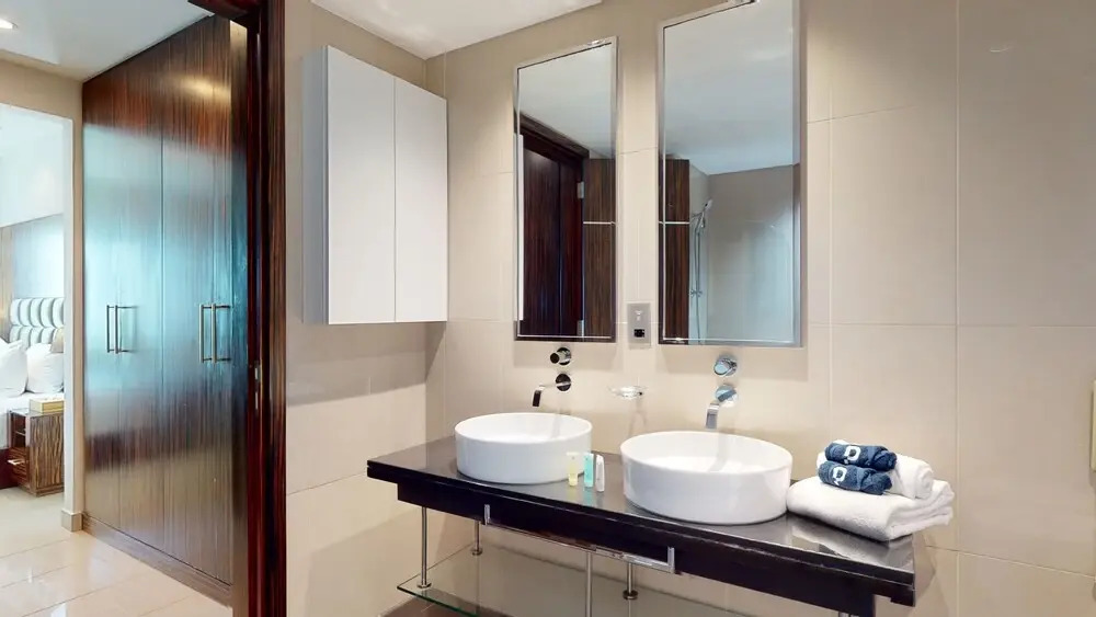 Royal Club By RVHR, Bonnington Residential Tower - JLT