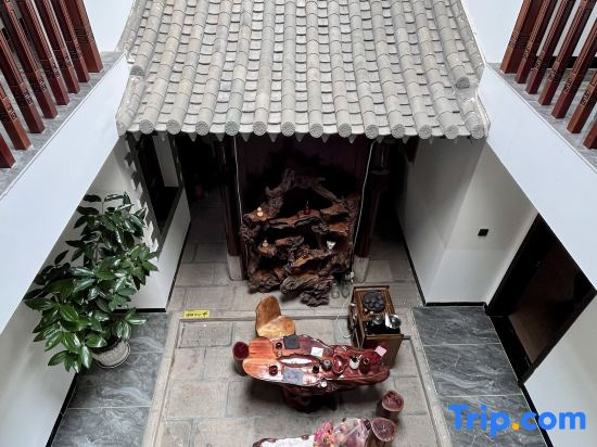 Jianshui Muranju · Garden Ancient Alley Courtyard Family Homestay (Chaoyang Tower Zhu's Garden)