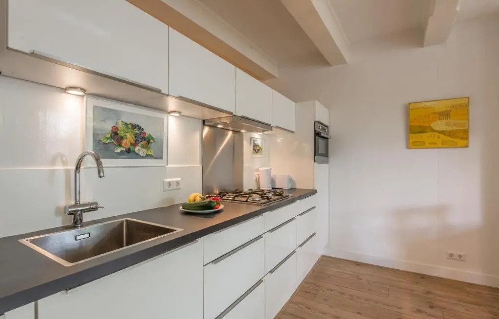 Canal View Amsterdam apartment