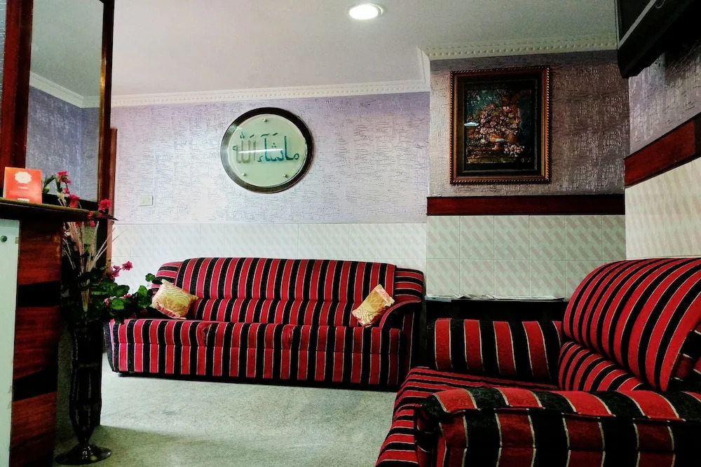OYO 10435 Star Deluxe Lodge