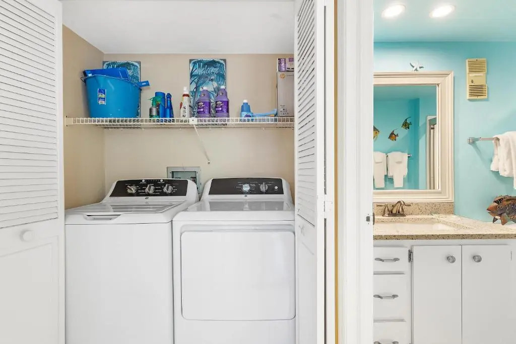 Sun Caper 208, Sleeps 6, Gulf Front, 2 Bedrooms, Elevator, Heated Pool