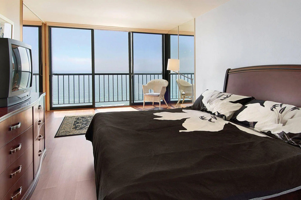 Capri by the Sea by All Seasons Resort Lodging