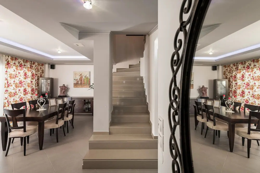 Beautiful Pool Villa for Relaxing Family Holidays