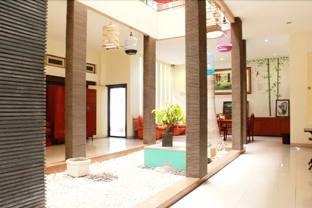 RedDoorz near Balai Kota Surabaya
