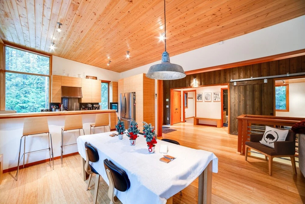 Glacier Springs Cabin #42 - Modern and Rustic All In One...For You and Fido Too!