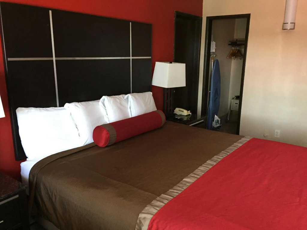Harbor Inn & Suites Oceanside Marina Camp Pendleton