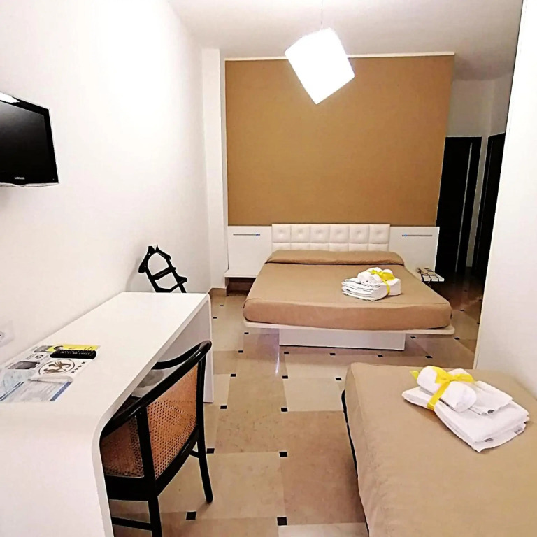 Hyencos Hotel Calos