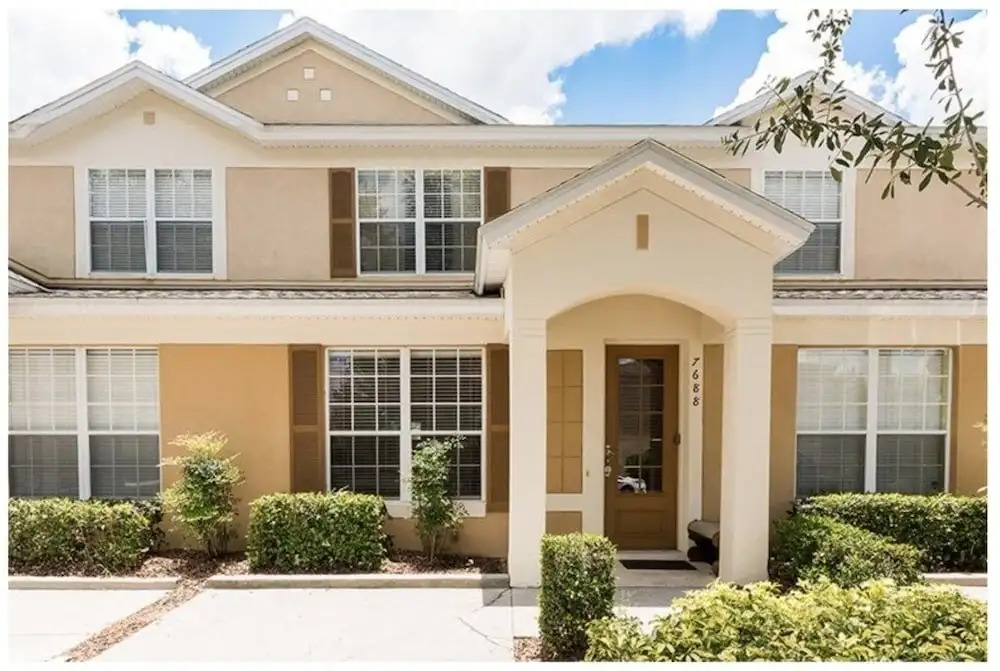 3 Br 2 Miles To Disney, Pool, Free Wifi And More 3 Bedroom Townhouse by RedAwning