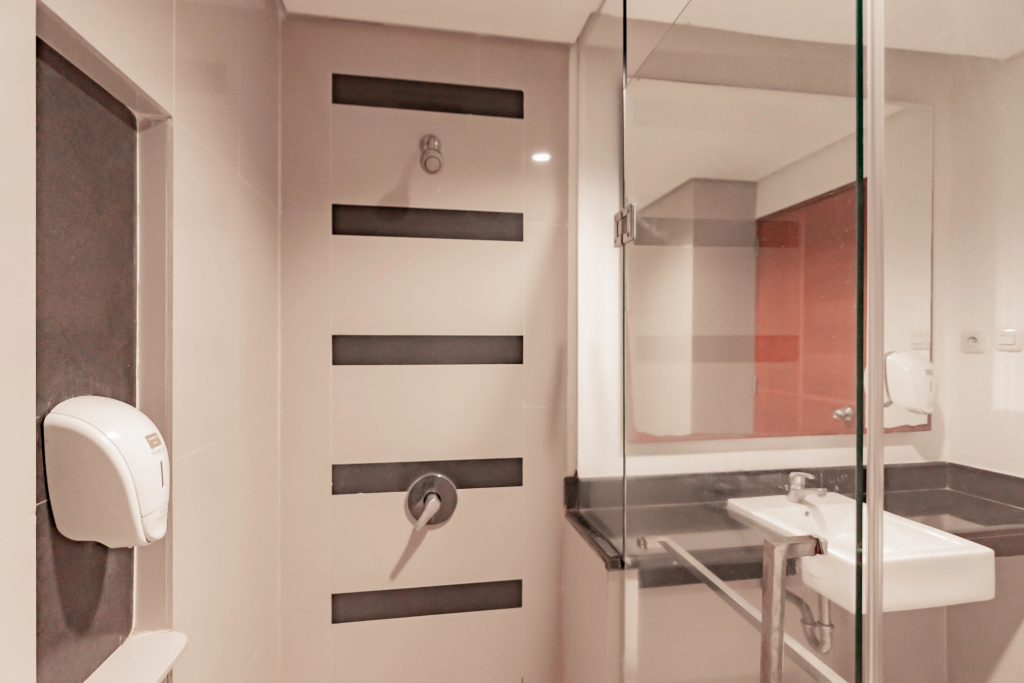 Urbanview Hotel Newton Riau Bandung by RedDoorz