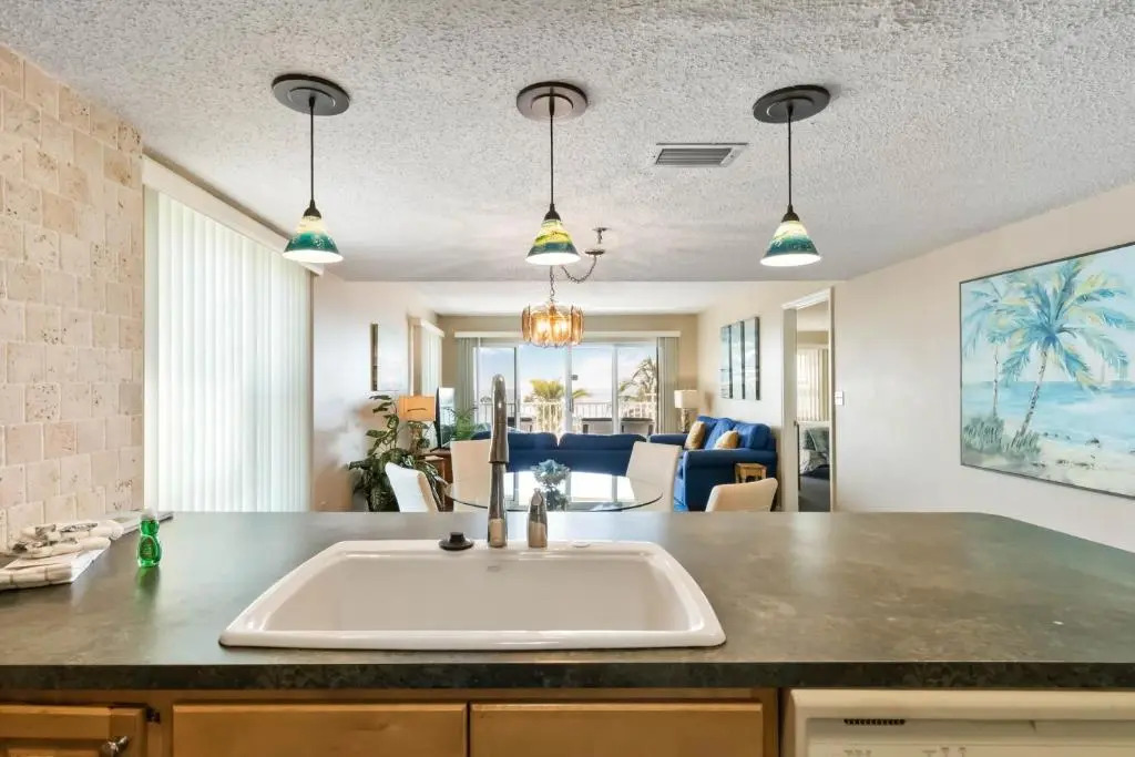 206 Beach Place Condos