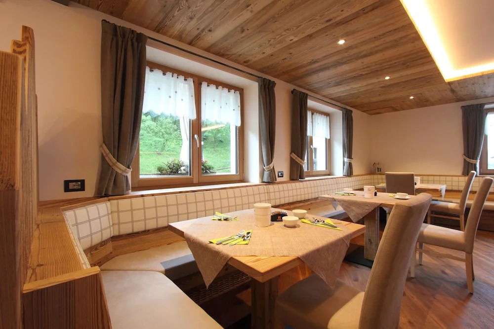 DOLOMITES B&B - Suites, Apartments and SPA